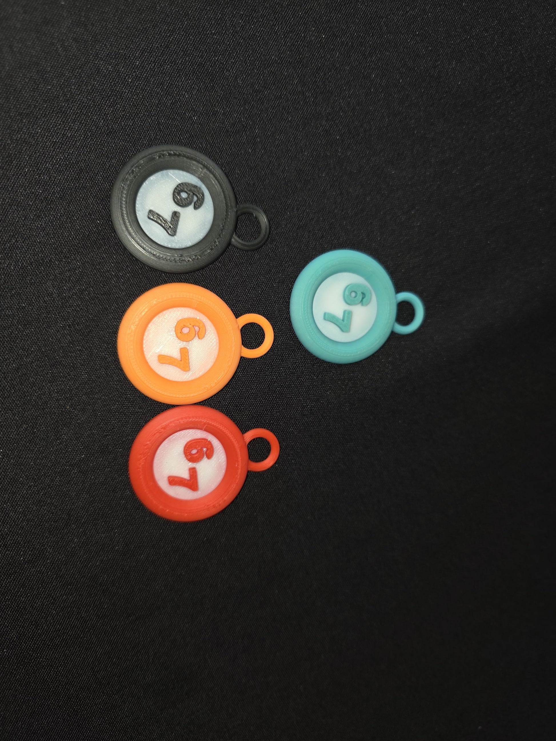 6 7 Circle Keychains
