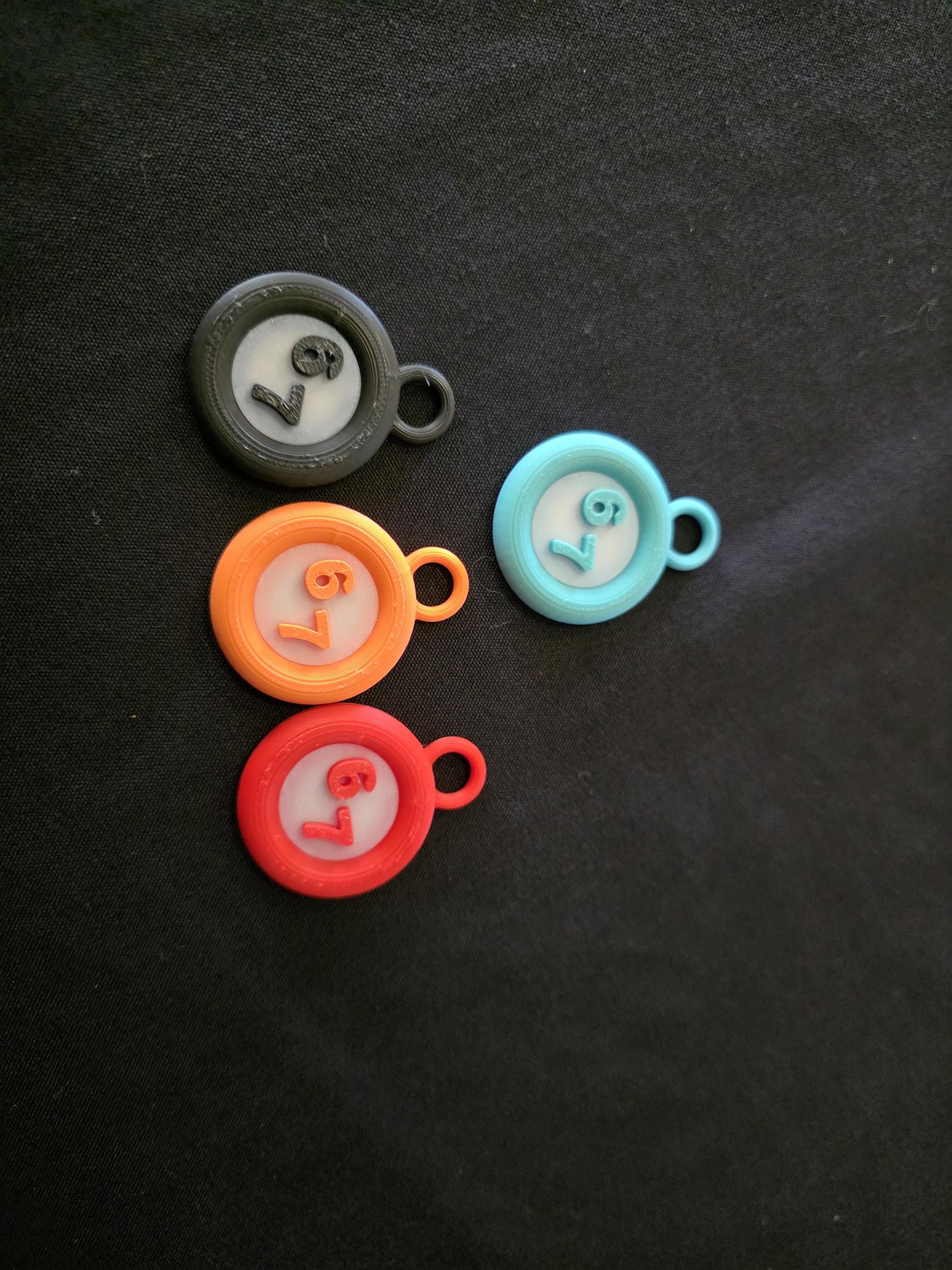 6 7 Circle Keychains
